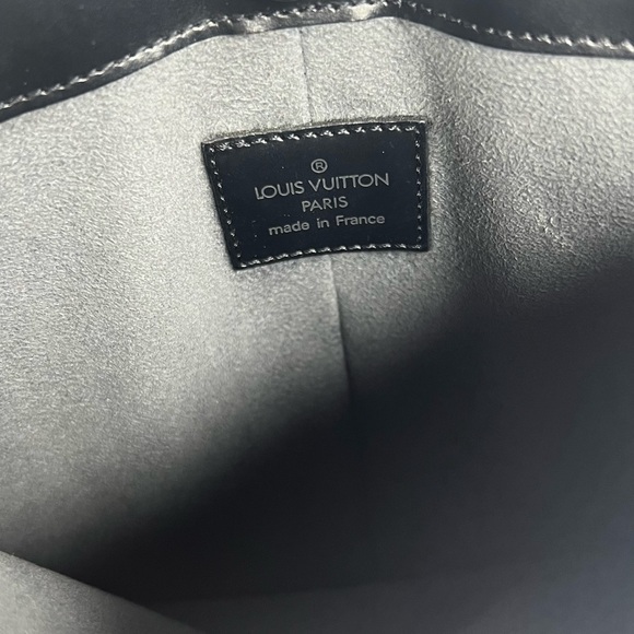 🔥fire sale🔥Authentic✨LV✨Demi Lune Pochette Epi Leather Black - Picture 5 of 9